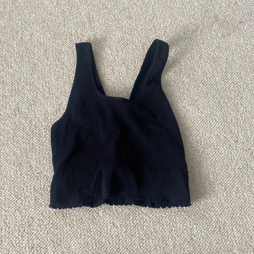 Black workout top